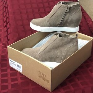 Steve Madden platform ankle boot